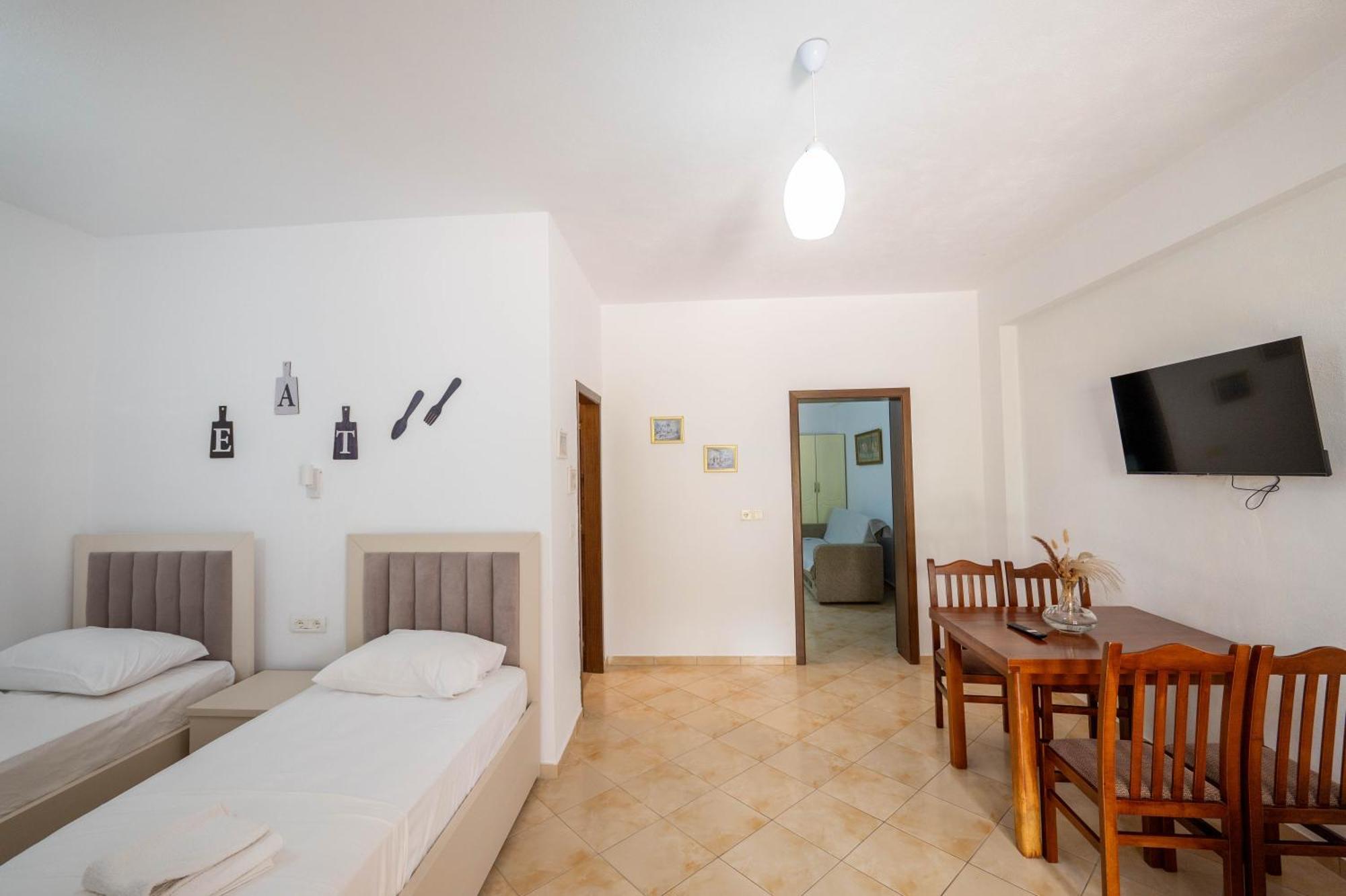 Cozy Apartments Downtown คซามิล ภายนอก รูปภาพ