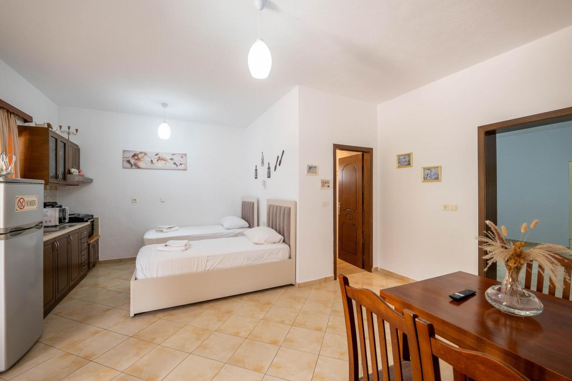 Cozy Apartments Downtown คซามิล ภายนอก รูปภาพ