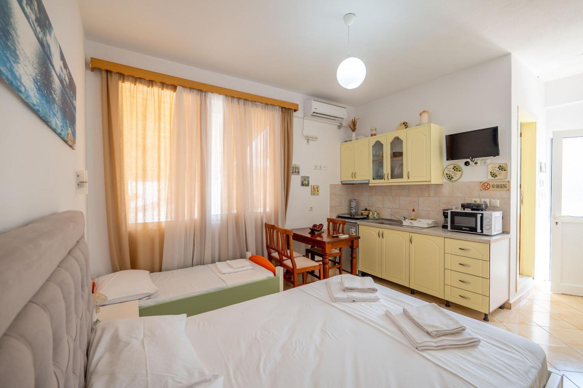 Cozy Apartments Downtown คซามิล ภายนอก รูปภาพ