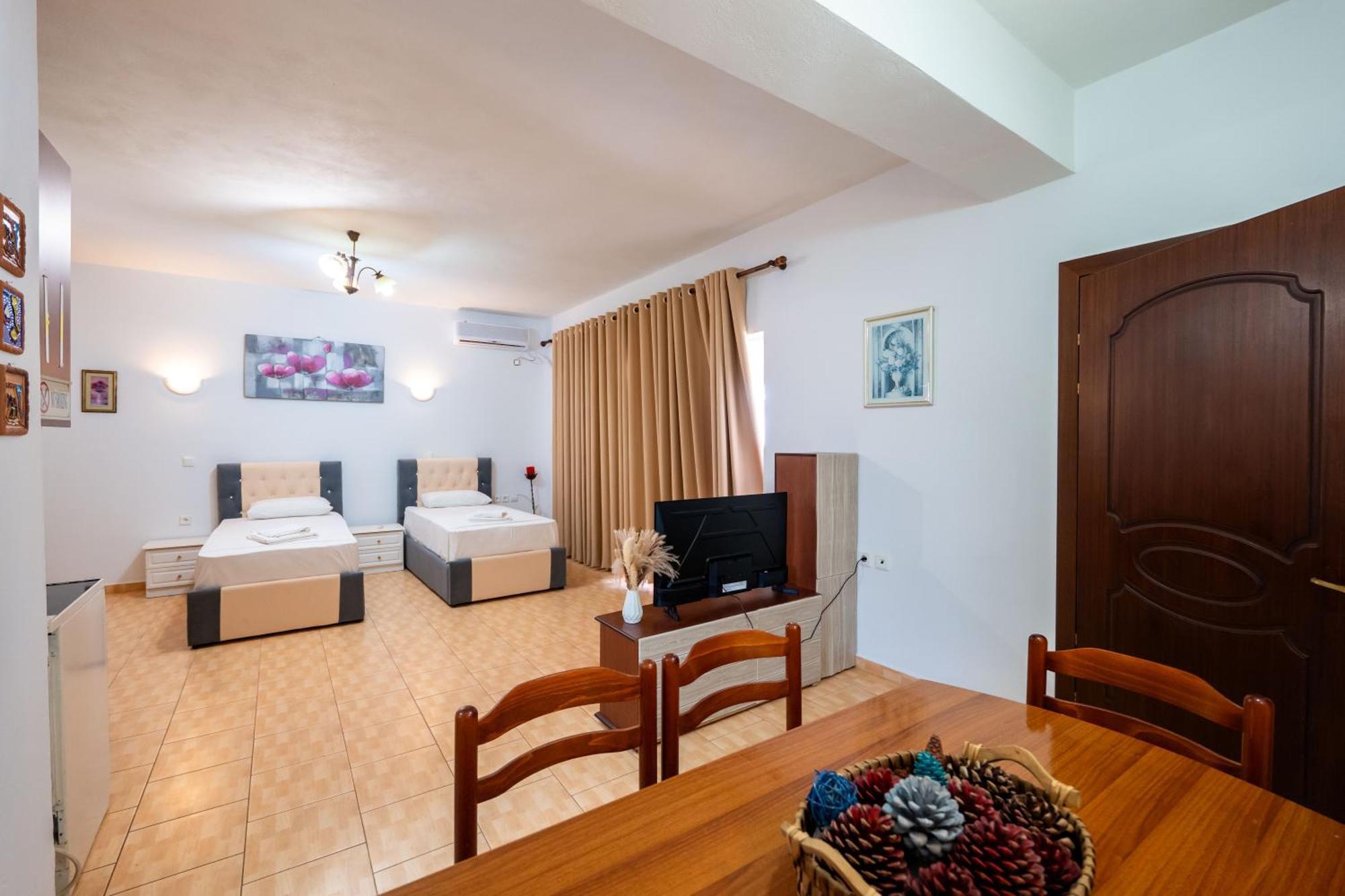 Cozy Apartments Downtown คซามิล ภายนอก รูปภาพ